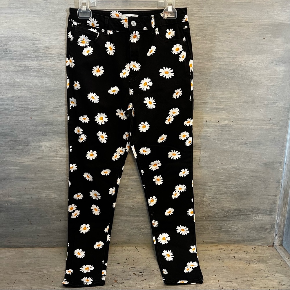 Forever 21 Black Daisy‎ Print Skinny Jeans Size 28 Good Condition